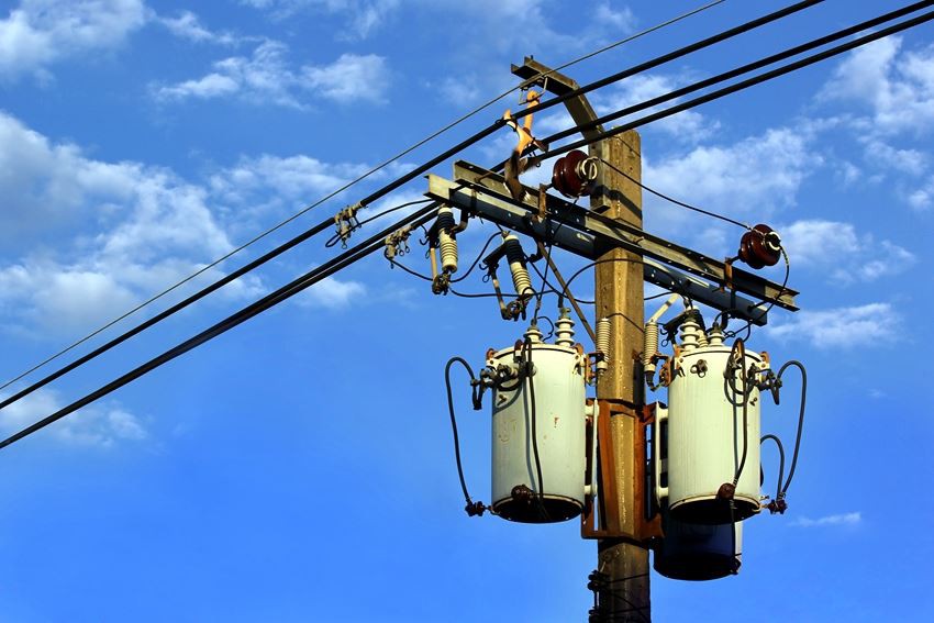 Single and Three Phase Power Pole Mounted Distribution Transformer