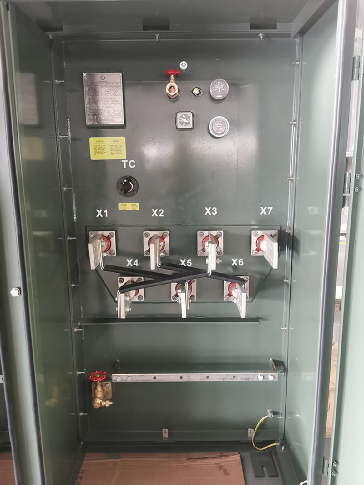 1000 KVA-24GrdY/13.8-0.24/0.12 KV Dead Front Loop Type Three Phase Pad Mounted Transformer