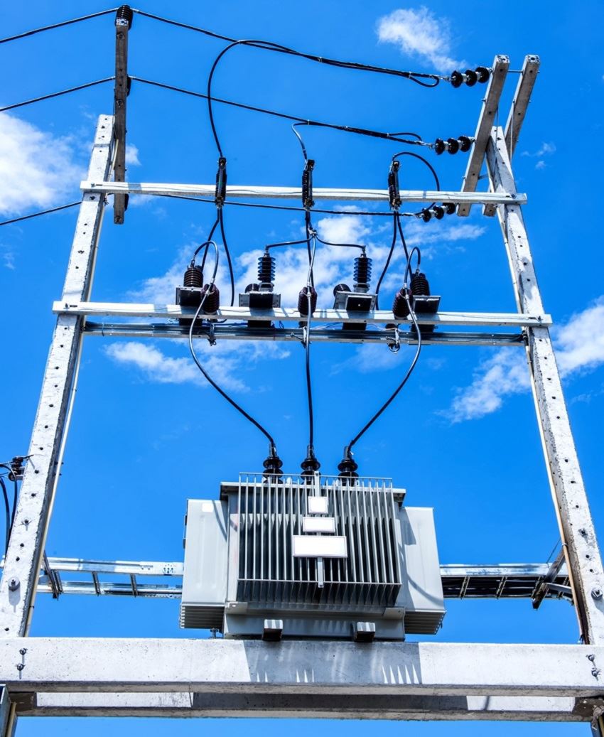 Single and Three Phase Power Pole Mounted Distribution Transformer